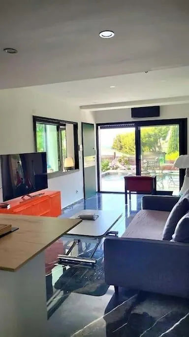 T3 Luxe Vue Mer Cassis 0*,  France
