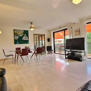  Apartment Lei Tapenie Par Dodo-a-cassis