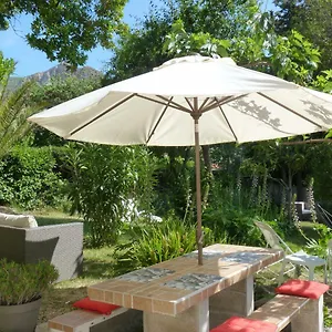  Apartment Large Private Garden, Quiet 2-bedroom Apartment, Air Conditioning, Wifi, Parking